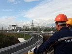 Строители завершили бетонирование четырех опор на путепроводе в Чехове