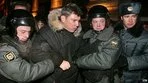 В Москве полиция задержала около 300 оппозиционеров во время митинга