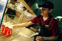 Столичный «Макдоналдс» оштрафован за булочки в коридоре