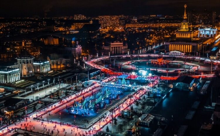 Перенос открытия катка на ВДНХ в Москве