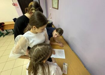Сегодня в ДК «Меридиан» ГО Чехов, прошла игровая программа «Сказочный кавардак». Программа была, наполненная множеством веселых конкурсов и игр, не оставила равнодушным ни одного участника.