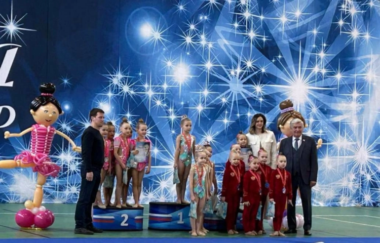 💥 С 14 по 15 февраля команда воспитанниц отделения художественной гимнастики спортивной школы «Витязь» имени В.И. Васильева» м.о. Чехов приняла участие в соревнованиях по художественной гимнастике «ЕЛЕНИЯ WINTER CUP».